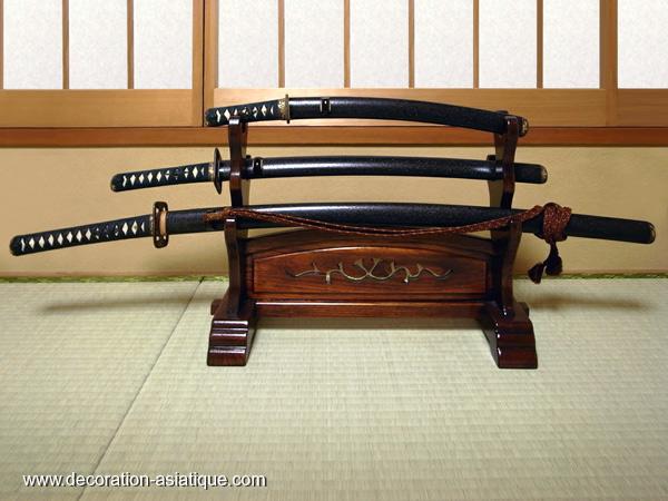 Quid de la détention d'un katana, espèce de sabre japonais très